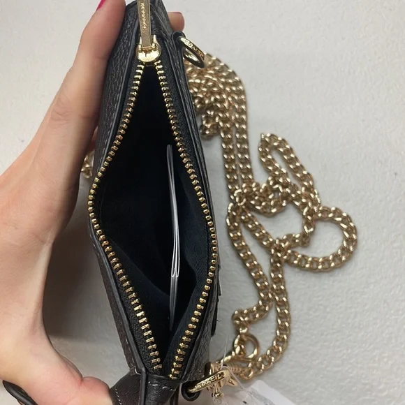 Coach Chain Phone Crossbody in Black - Turnlock broken - Picture 6 of 9